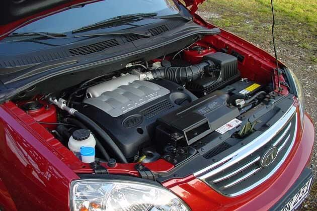 Der Benzinmotor des Carens leistet 126 PS