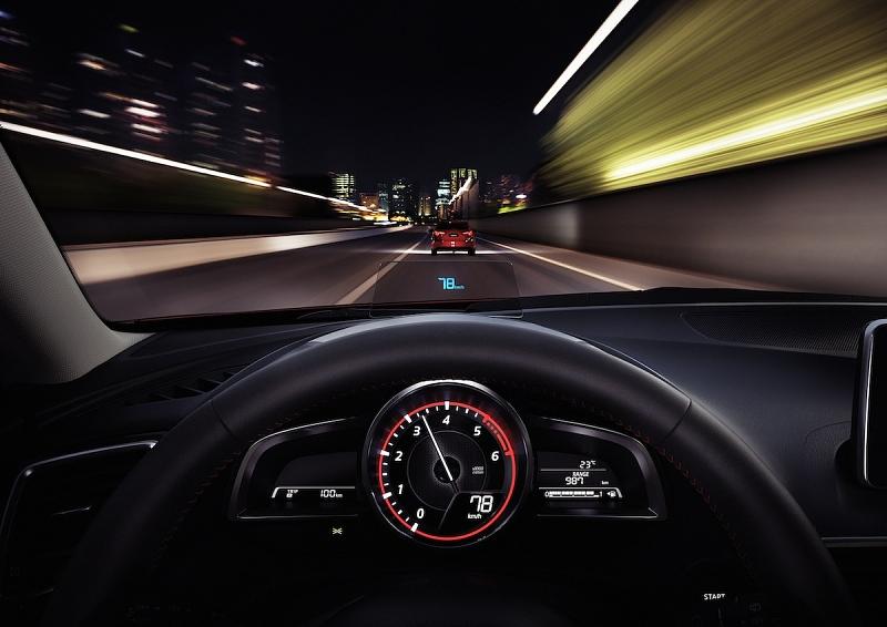 Auch ein Head-Up-Display ist verfpgbar