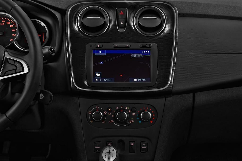 Dacia Sandero (Baujahr 2017) Laureate 5 Türen Mittelkonsole