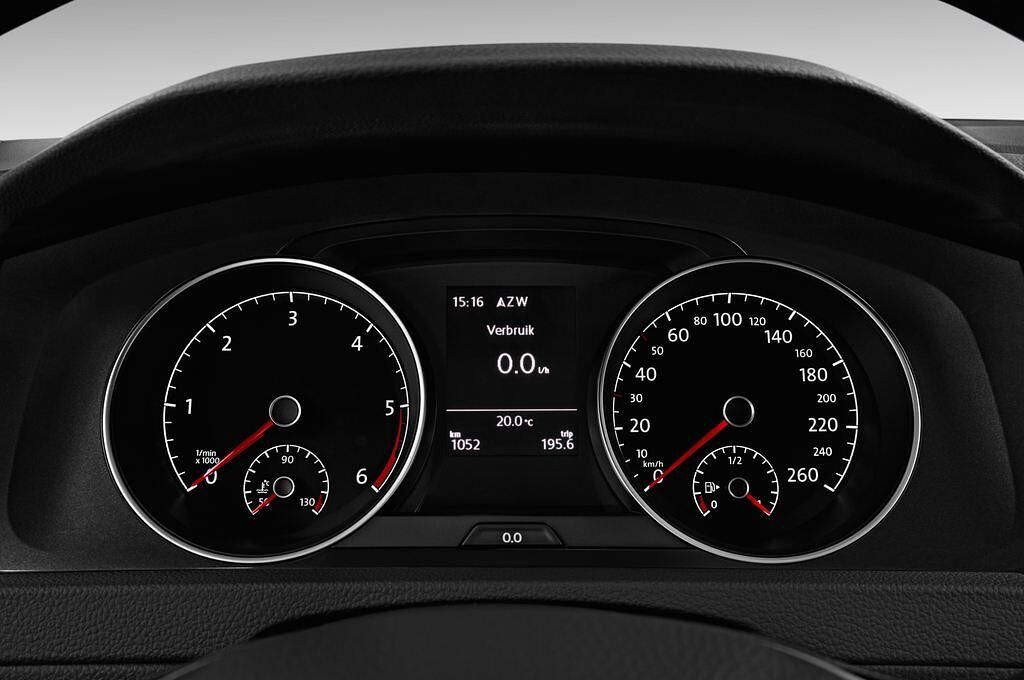 Volkswagen Golf (Baujahr 2017) Comfortline 5 Türen Tacho und Fahrerinstrumente