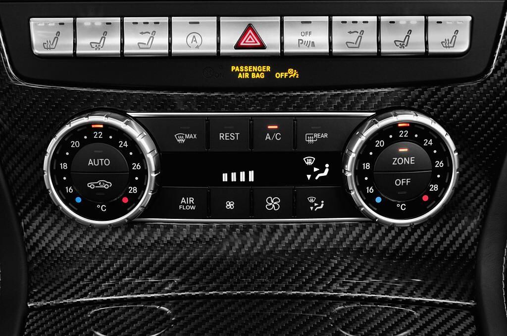 Mercedes SL Class (Baujahr 2017) AMG 63 2 Türen Temperatur und Klimaanlage
