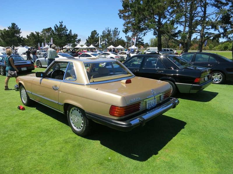 Mercedes-Benz 560 SL.