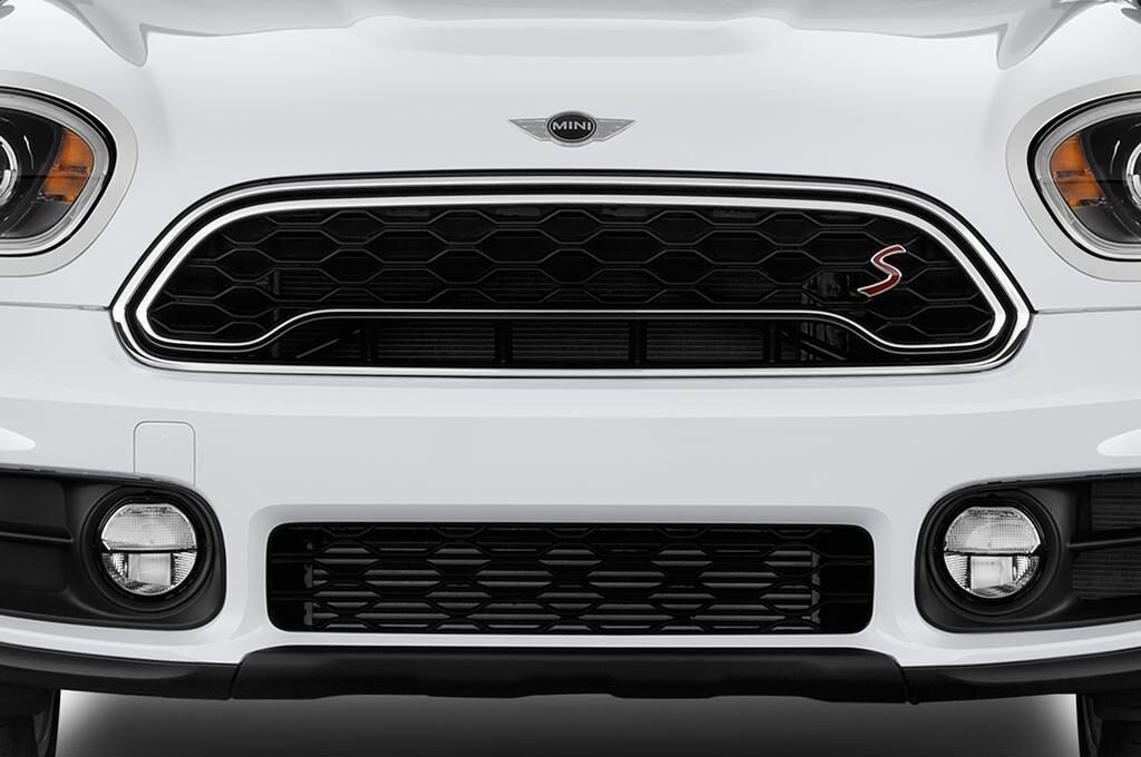 MINI Countryman (Baujahr 2017) S 5 Türen Kühlergrill und Scheinwerfer