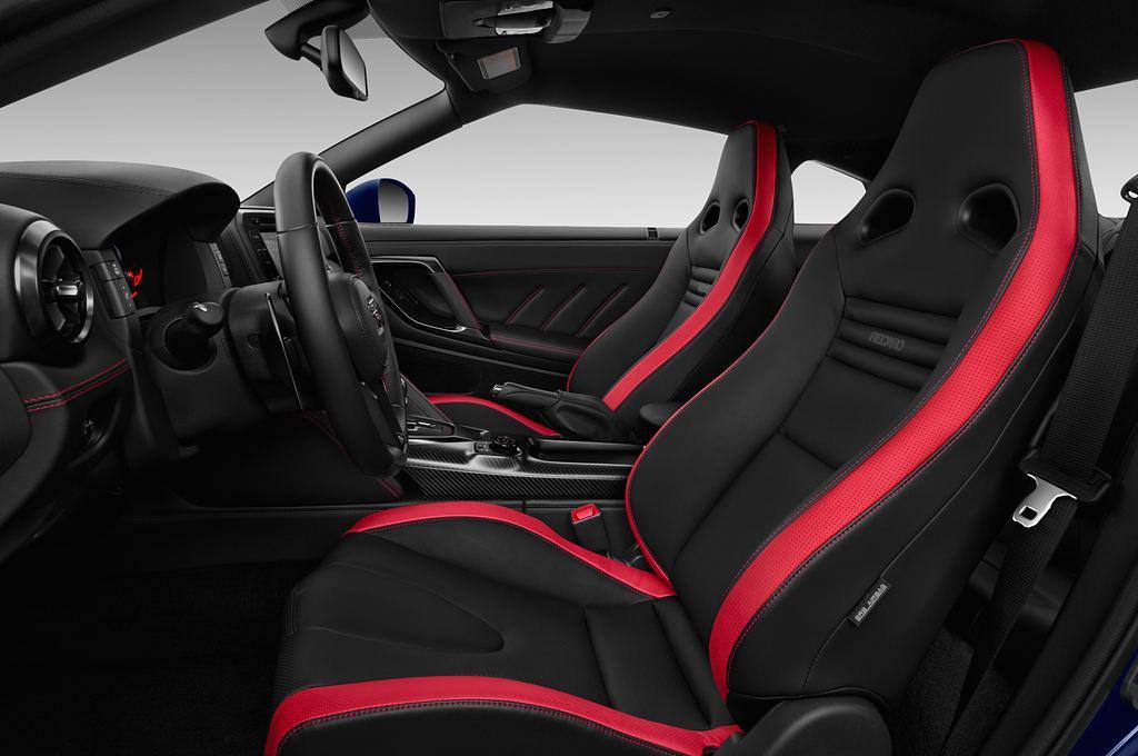Nissan GT-R (Baujahr 2017) Black Edition 2 Türen Vordersitze
