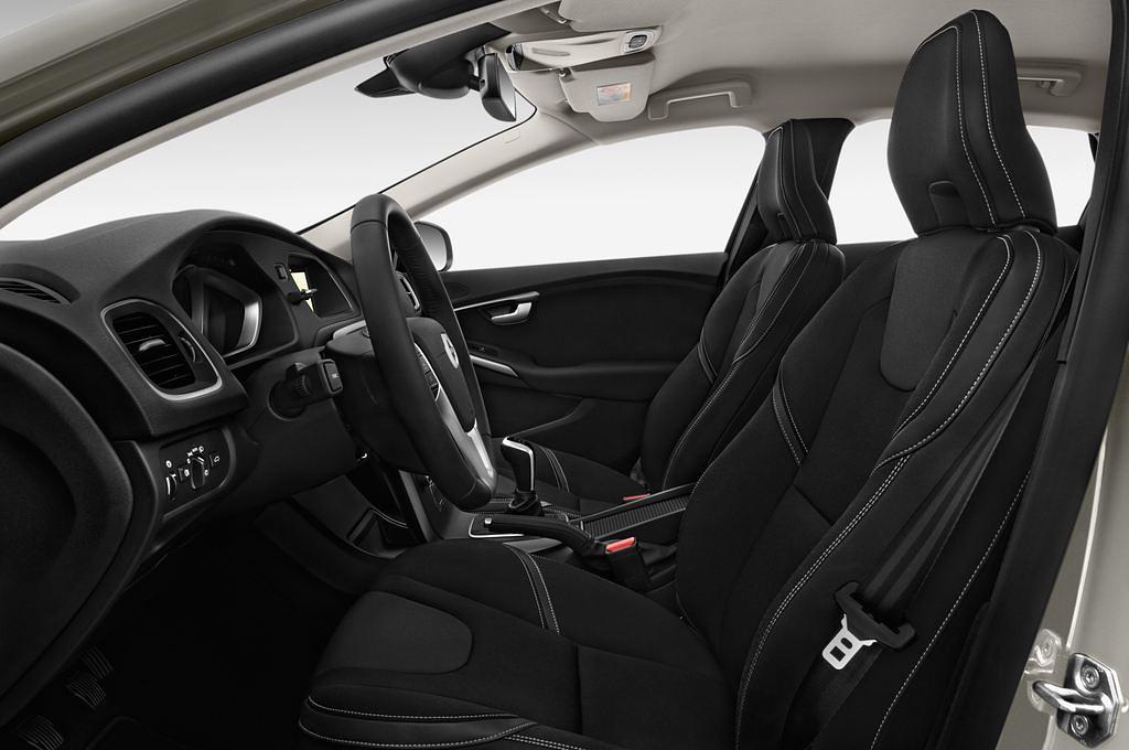 Volvo V40 (Baujahr 2017) Momentum 5 Türen Vordersitze