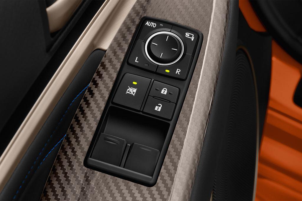 Lexus RC (Baujahr 2017) Advantage 2 Türen Bedienungselemente Tür