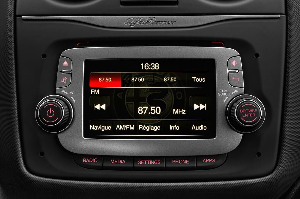 Alfa Romeo Mito (Baujahr 2017) Super 3 Türen Radio und Infotainmentsystem