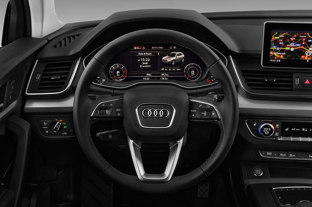 Audi Q5 (Baujahr 2017) Sport 5 Türen Lenkrad