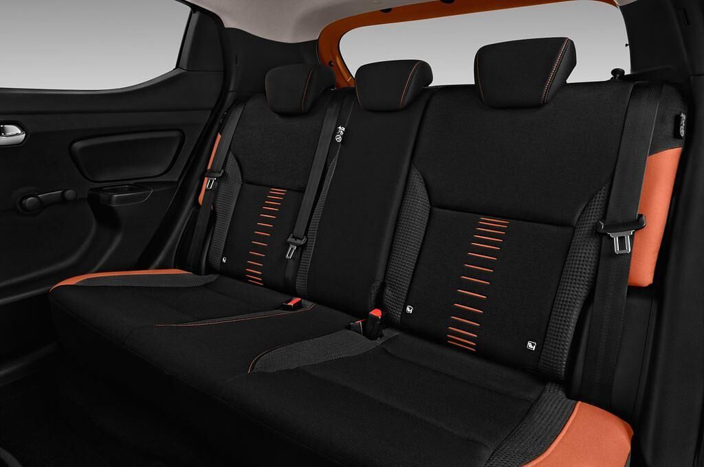 Nissan Micra (Baujahr 2017) Tekna 5 Türen Rücksitze
