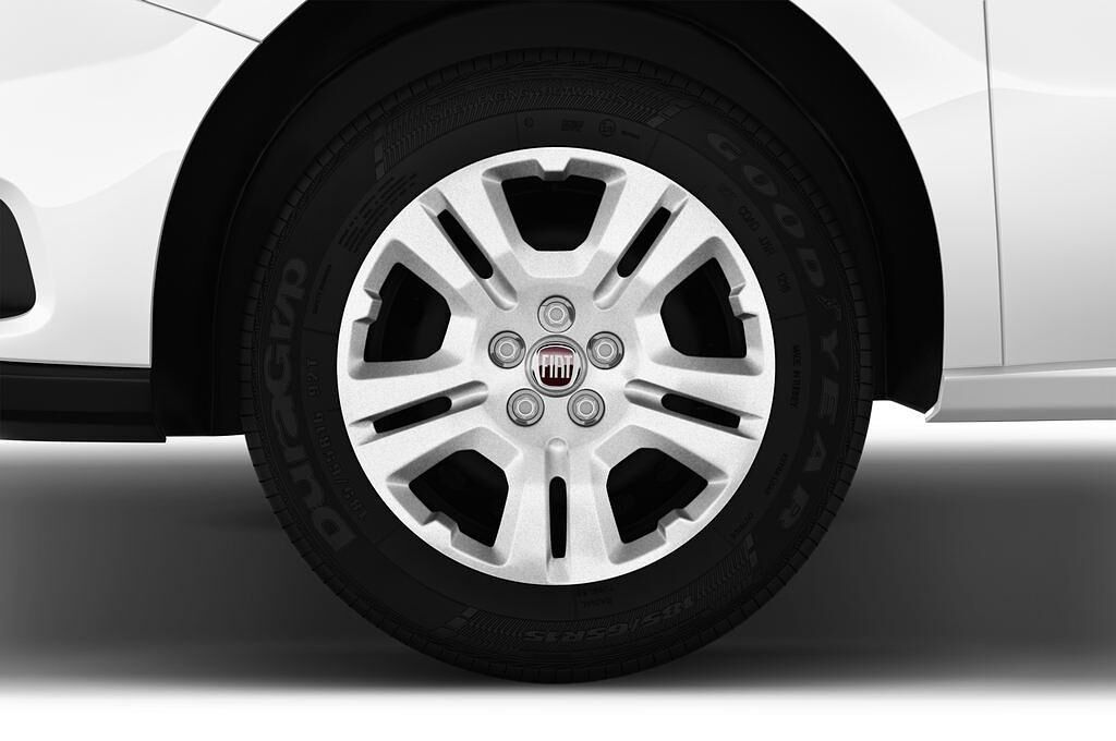 FIAT Doblo Cargo (Baujahr 2017) Basis 4 Türen Reifen und Felge