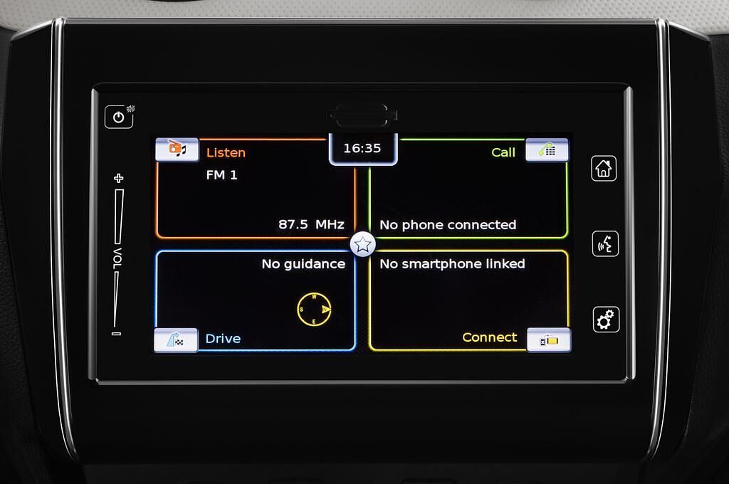 Suzuki Swift (Baujahr 2017) Comfort 5 Türen Radio und Infotainmentsystem