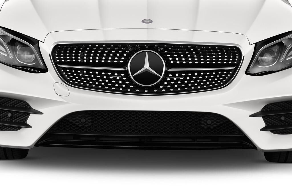 Mercedes E Class (Baujahr 2017) AMG Line 2 Türen Kühlergrill und Scheinwerfer