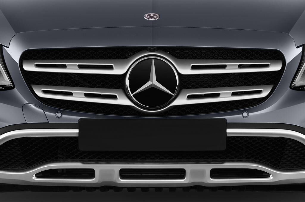 Mercedes E Class (Baujahr 2017) All-Terrain 5 Türen Kühlergrill und Scheinwerfer