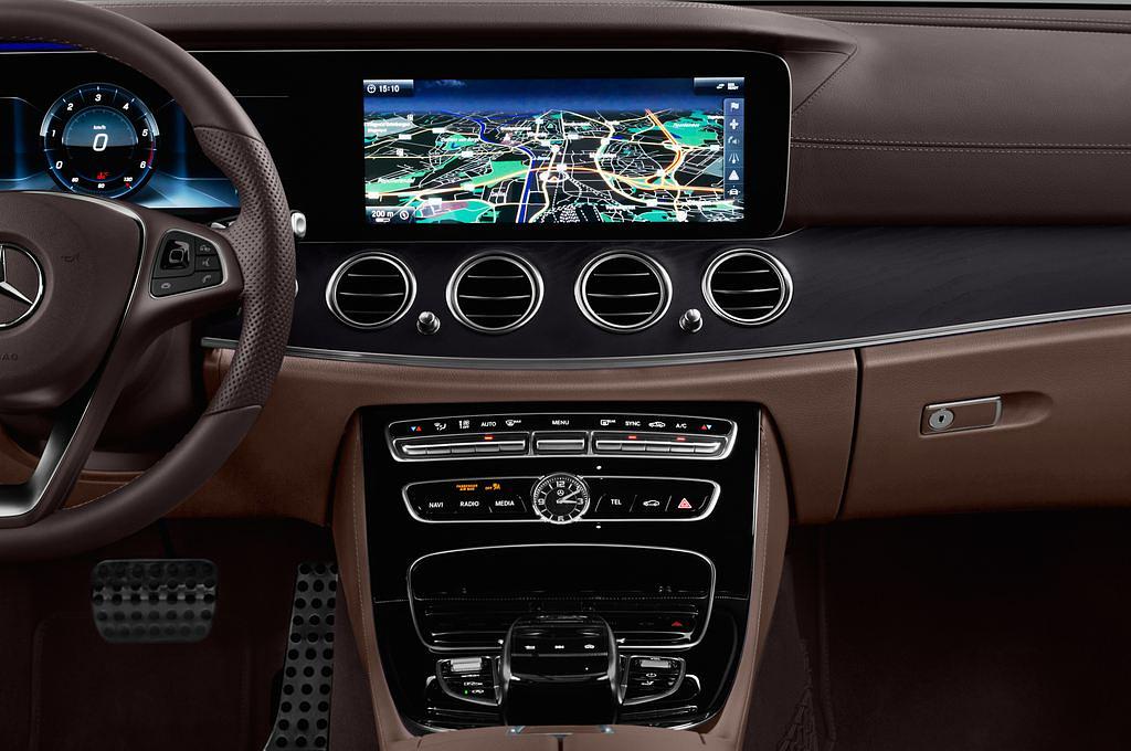 Mercedes E Class (Baujahr 2017) All-Terrain 5 Türen Mittelkonsole