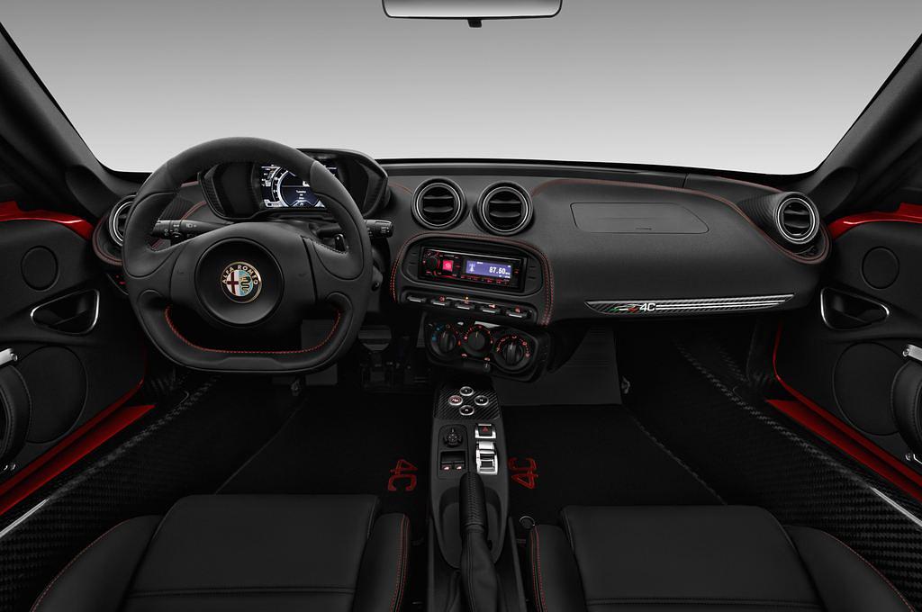 Alfa Romeo 4C (Baujahr 2017) - 2 Türen Cockpit und Innenraum