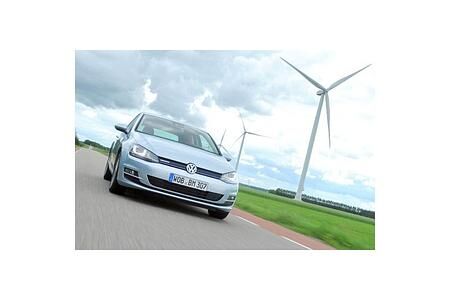 Bild Vergleichstest: VW Golf Bluemotion schlägt den neuen Stromer BMW i3