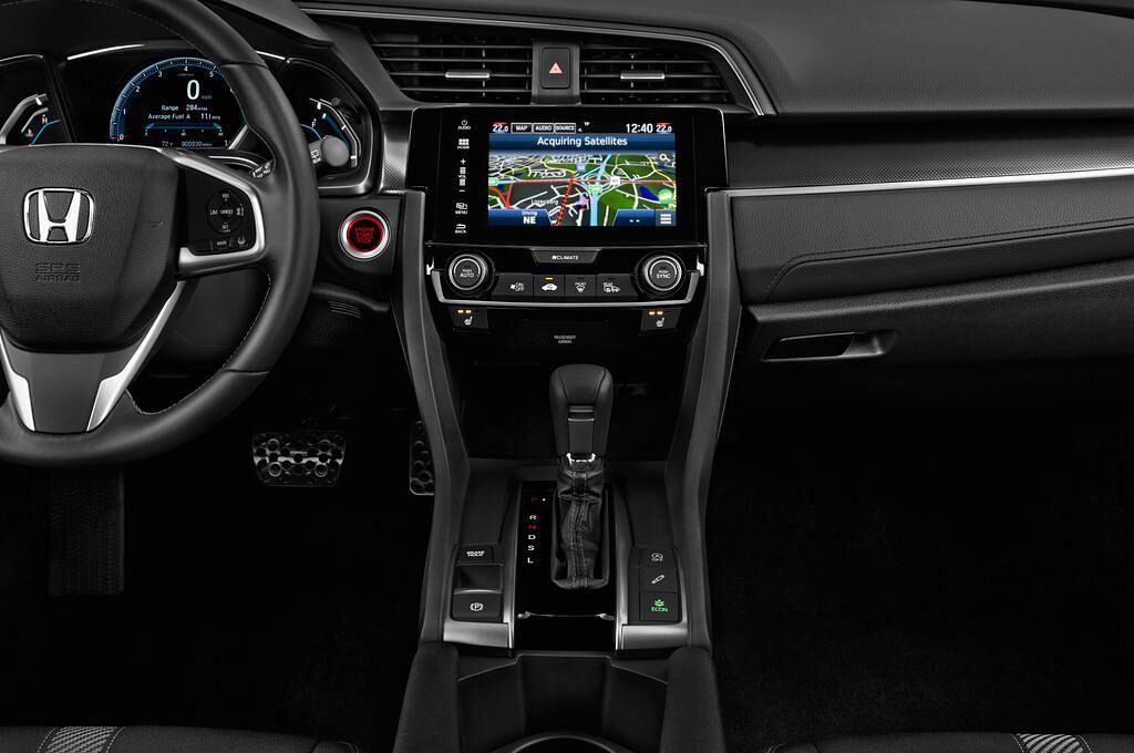 Honda Civic (Baujahr 2017) Executive 5 Türen Mittelkonsole