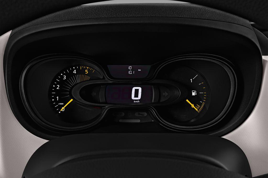Nissan NV300 (Baujahr 2017) Comfort 4 Türen Tacho und Fahrerinstrumente