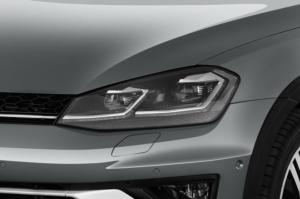 Volkswagen Golf Alltrack (Baujahr 2017) Alltrack 5 Türen Scheinwerfer