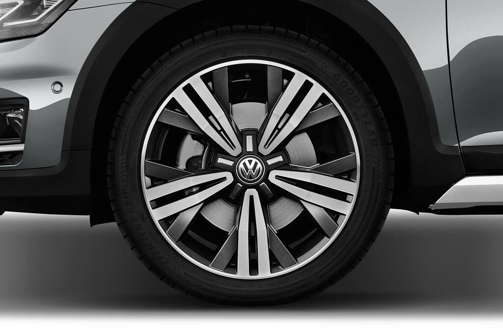 Volkswagen Golf Alltrack (Baujahr 2017) Alltrack 5 Türen Reifen und Felge
