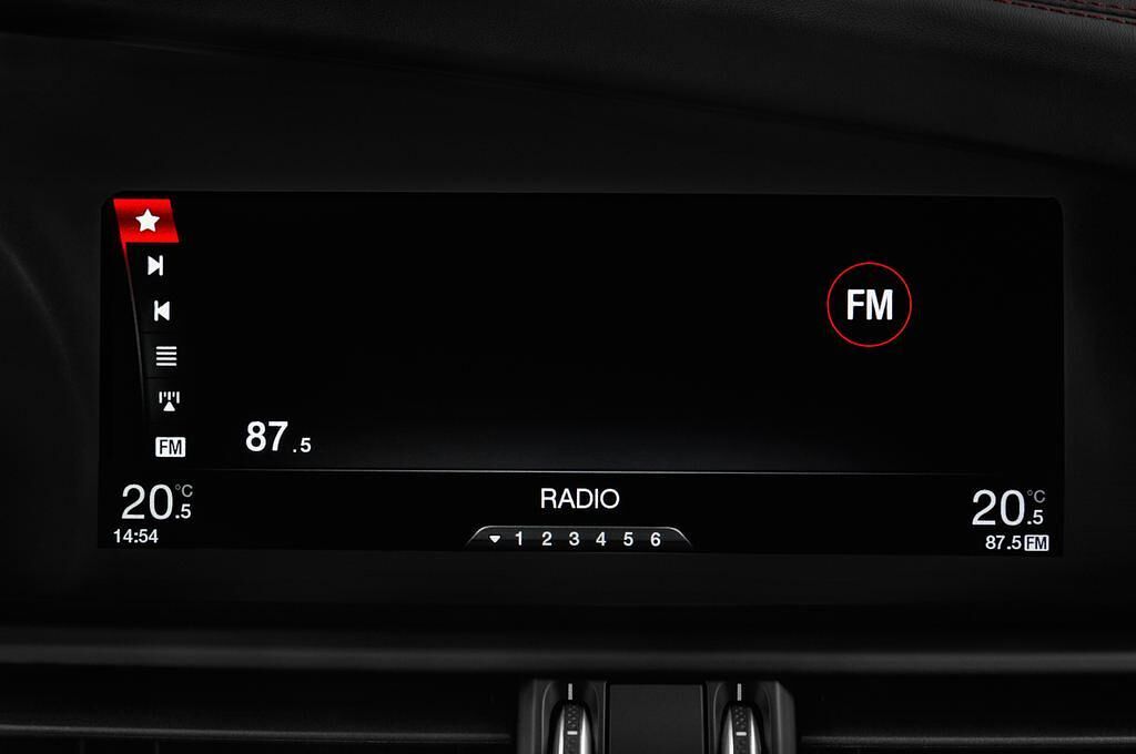 Alfa Romeo Giulia Quadrifoglio (Baujahr 2017) - 4 Türen Radio und Infotainmentsystem