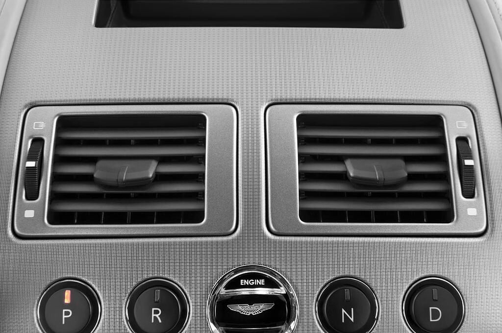 Aston Martin Rapide (Baujahr 2011) Luxury 5 Türen Lüftung