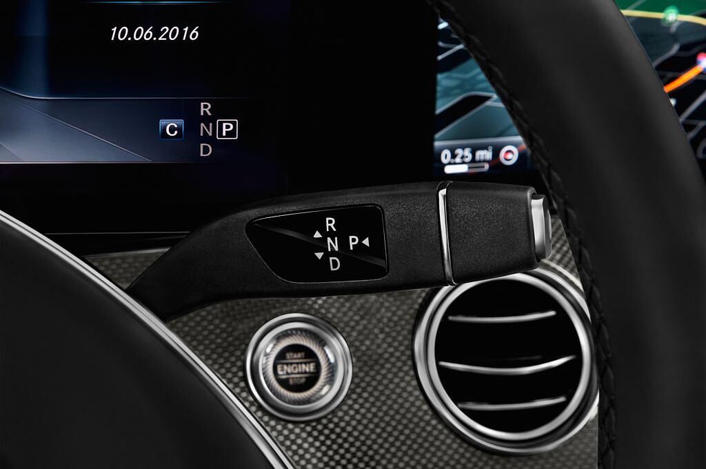 Mercedes E Class (Baujahr 2017) AMG 43 4 Türen Schalthebel