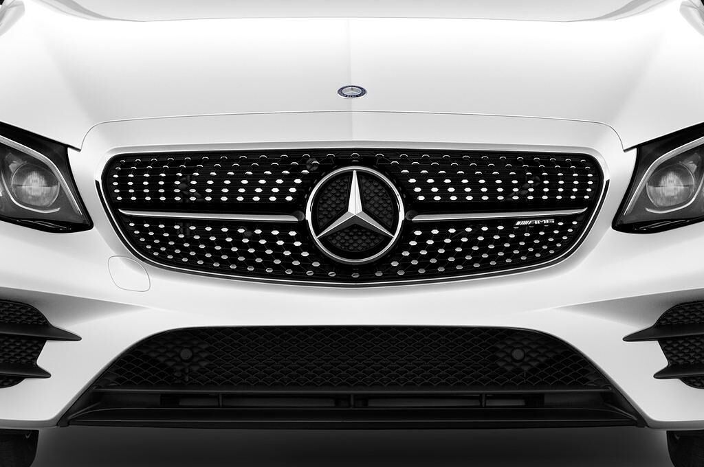 Mercedes E Class (Baujahr 2017) AMG 43 4 Türen Kühlergrill und Scheinwerfer