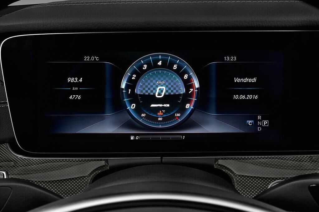 Mercedes E Class (Baujahr 2017) AMG 43 4 Türen Tacho und Fahrerinstrumente