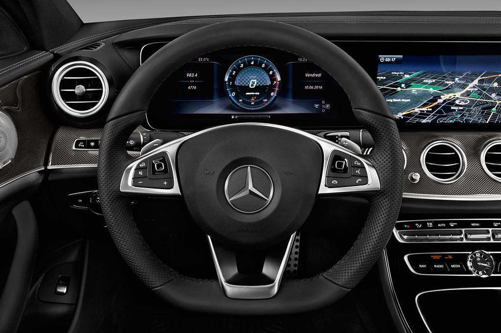 Mercedes E Class (Baujahr 2017) AMG 43 4 Türen Lenkrad