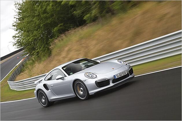 Ende September 2013 kommt der Porsche 911 Turbo S zu den Händlern. Der Einstiegspreis beträgt stattliche 195.256 Euro