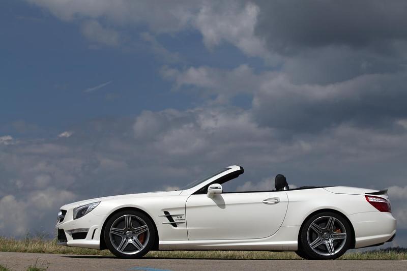 Der Mercedes-Benz SL 63 AMG hat die typischen Roadster Proportionen