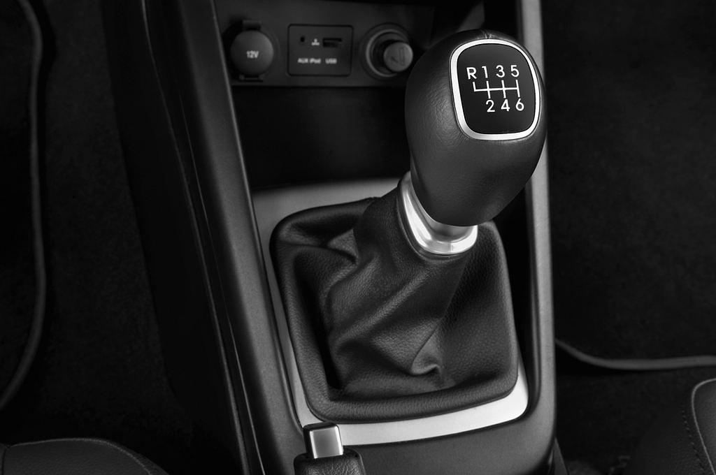 Kia cee'd (Baujahr 2010) Attract 5 Türen Schalthebel
