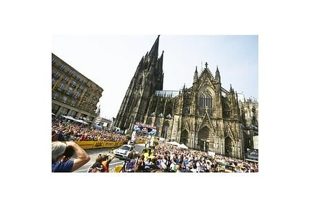 RALLYE DEUTSCHLAND: Traumstart und Doppelführung für VW beim Heimspiel