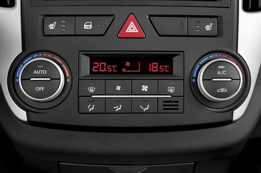 Kia cee'd (Baujahr 2010) Attract 5 Türen Temperatur und Klimaanlage