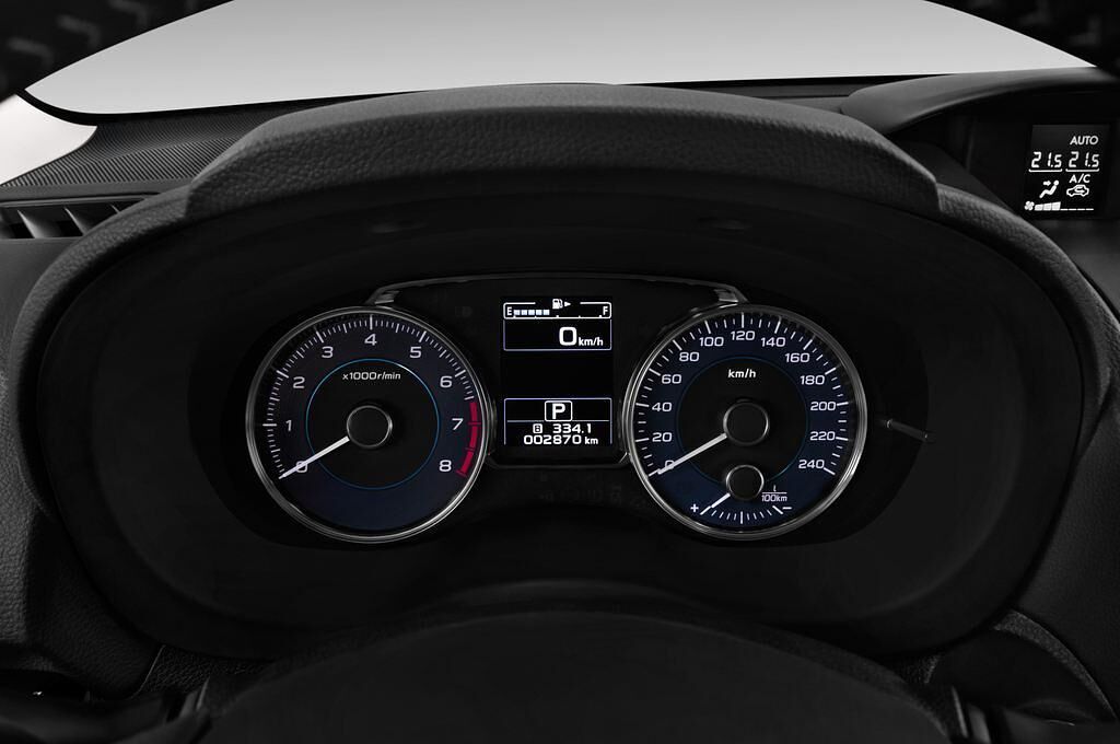 Subaru XV (Baujahr 2017) Premium 5 Türen Tacho und Fahrerinstrumente