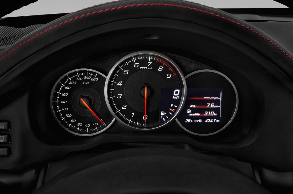 Subaru BRZ (Baujahr 2017) - 2 Türen Tacho und Fahrerinstrumente