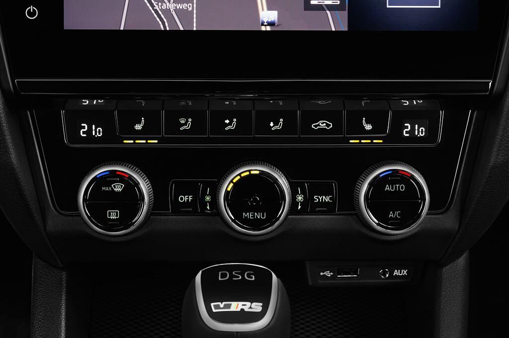 Skoda Octavia Combi (Baujahr 2017) RS 5 Türen Temperatur und Klimaanlage