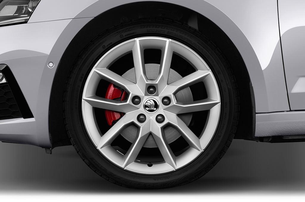 Skoda Octavia Combi (Baujahr 2017) RS 5 Türen Reifen und Felge