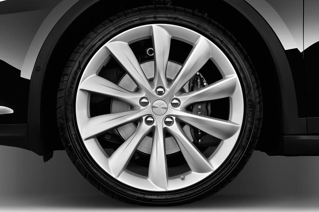 Tesla Model X (Baujahr 2017) 100D 5 Türen Reifen und Felge