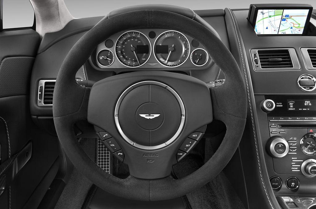 Aston Martin V12 Vantage (Baujahr 2010) - 3 Türen Lenkrad