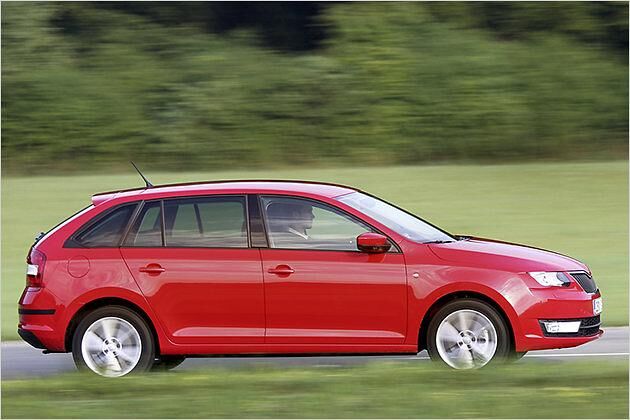 Der Skoda Rapid kann mit großen Fensterflächen punkten: Die Rundumsicht ist gut