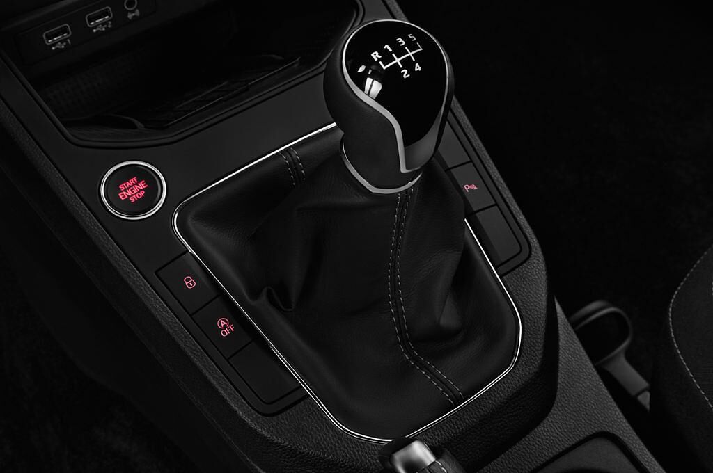 SEAT Ibiza (Baujahr 2017) Xcellence 5 Türen Schalthebel
