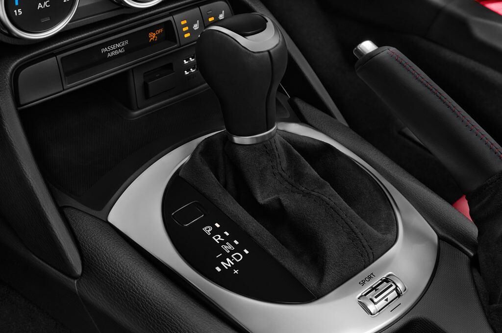 Abarth 124 Spider (Baujahr 2017) - 2 Türen Schalthebel