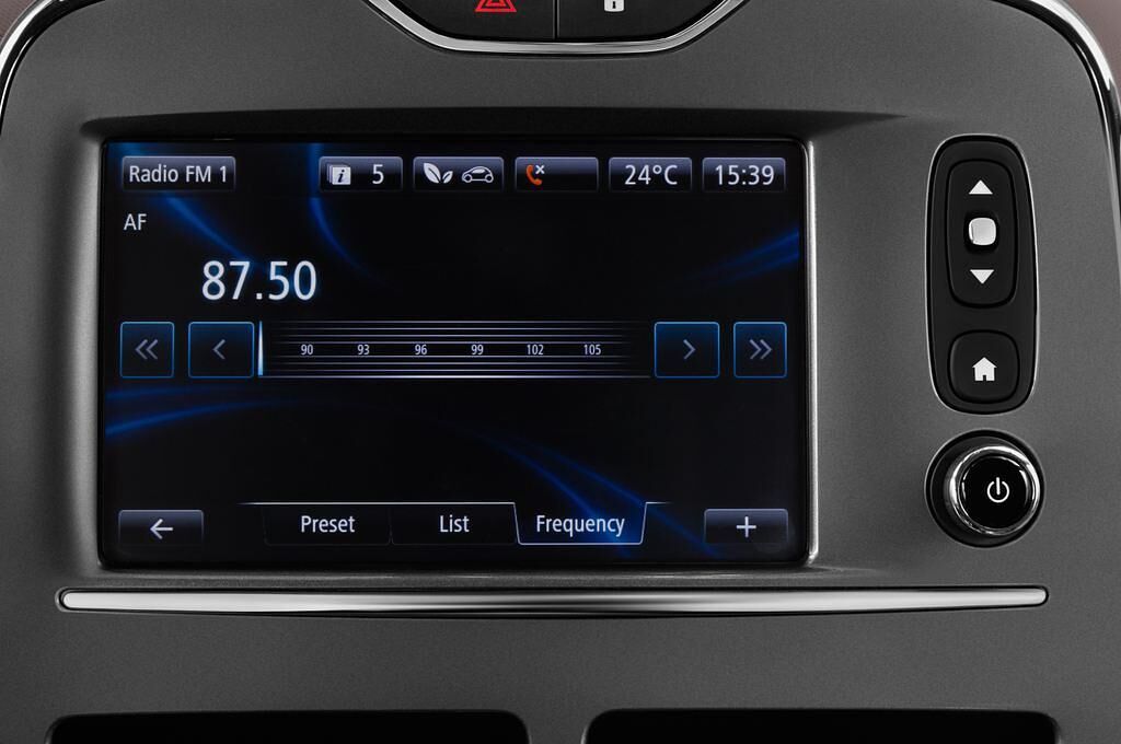 Renault ZOE (Baujahr 2017) Intens 5 Türen Radio und Infotainmentsystem