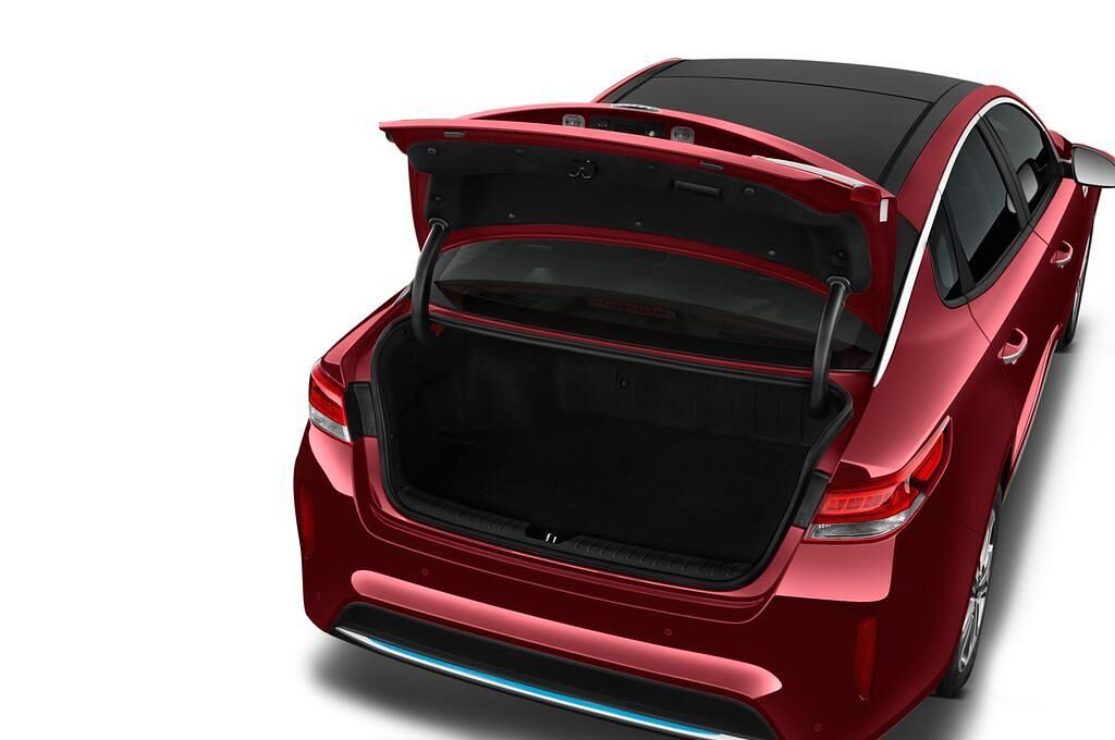 KIA Optima Plug-In Hybrid (Baujahr 2017) Attract 4 Türen Kofferraum