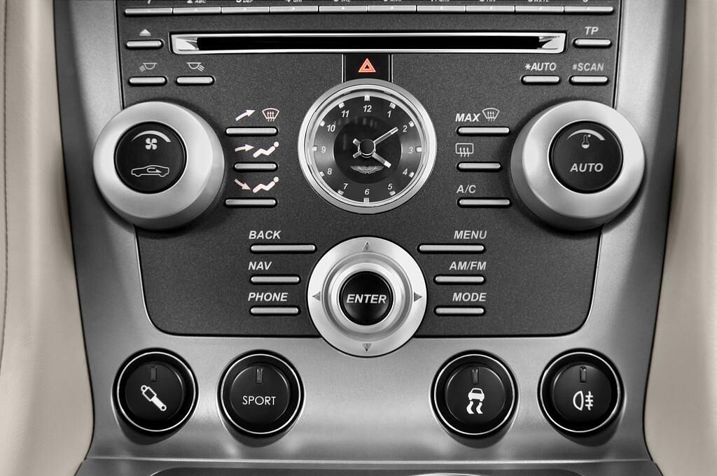 Aston Martin Rapide (Baujahr 2011) Luxury 5 Türen Temperatur und Klimaanlage
