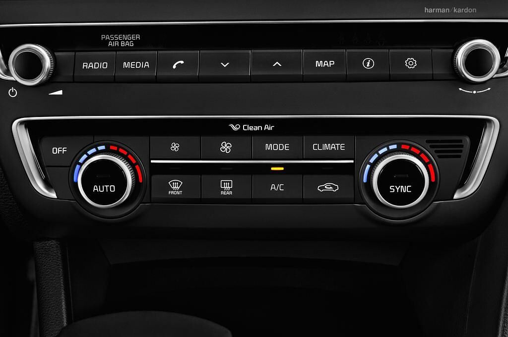 KIA Optima Sportswagon (Baujahr 2017) Spirit 5 Türen Temperatur und Klimaanlage