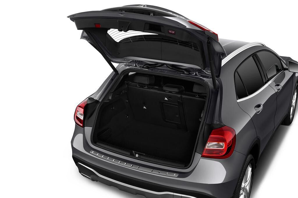 Mercedes GLA (Baujahr 2017) - 5 Türen Kofferraum