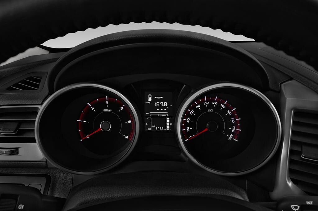 SsangYong XLV (Baujahr 2017) Sapphire 5 Türen Tacho und Fahrerinstrumente